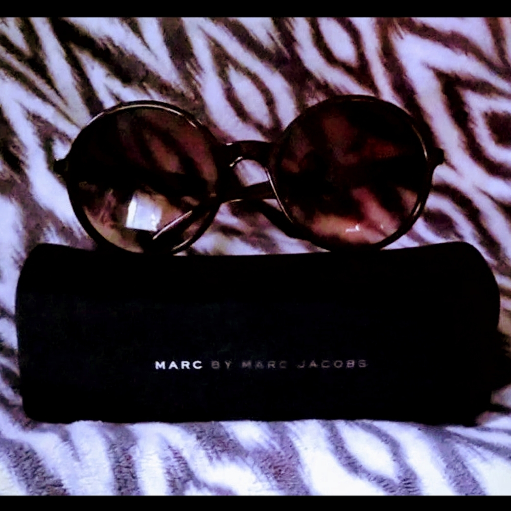 Marc by Marc Jacobs large round boho sunglasses!!